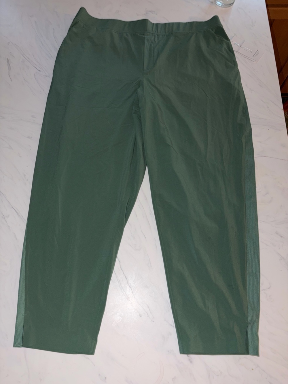 Athleta Forest Green Cropped Performance Leggings
